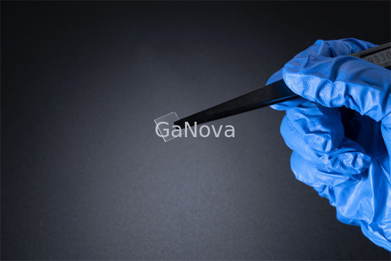 10 X 10,5 mm2 C Πρόσωπο Μη ντοπιζόμενο N τύπου Ανεξάρτητο στάσιμο GaN μονοκρυσταλλικό υπόστρωμα